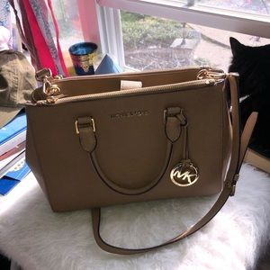 Medium Taupe Michael Kors Purse
